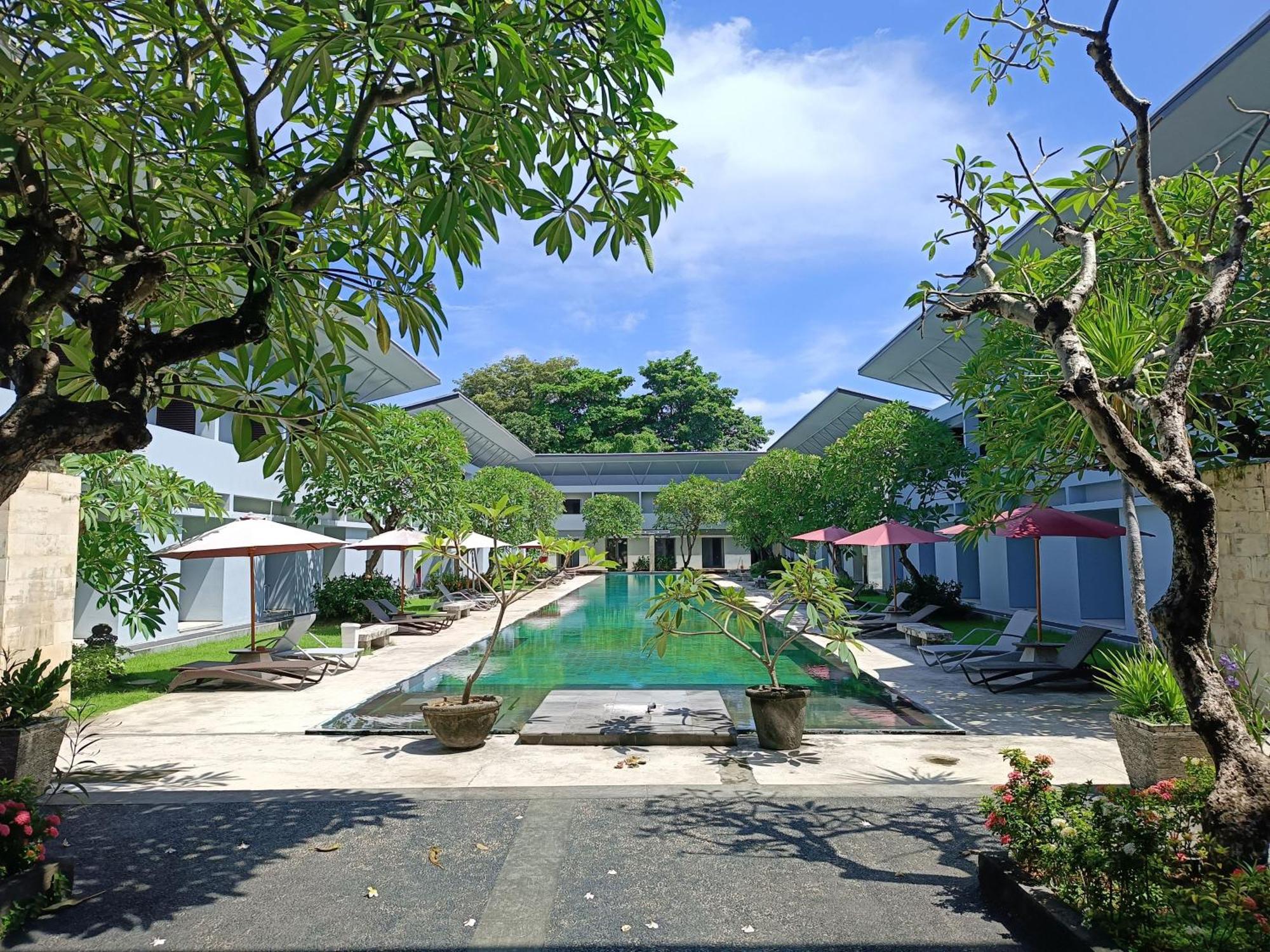 Hotel Kuta Living By Kamara