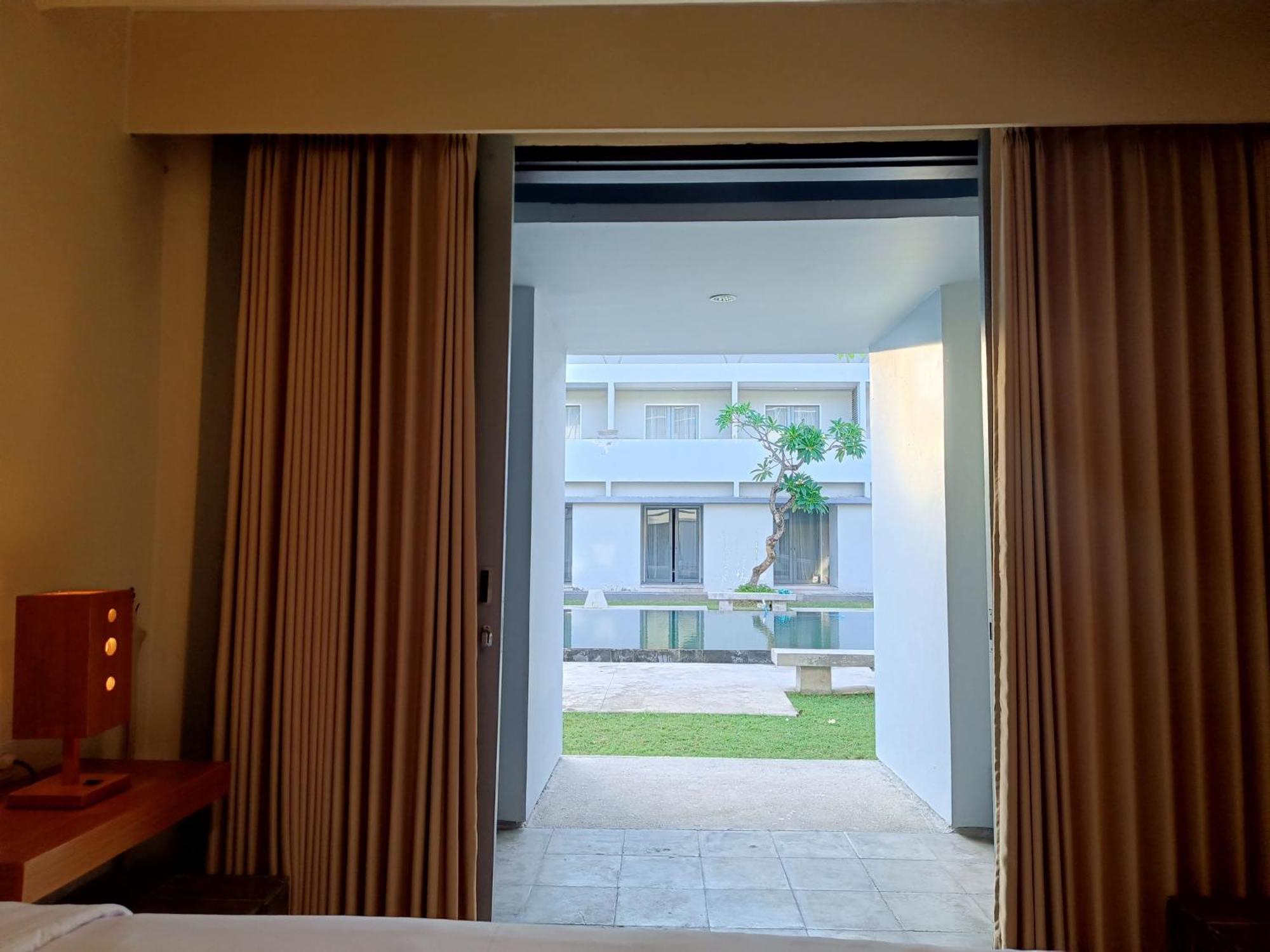 Hotel Kuta Living By Kamara